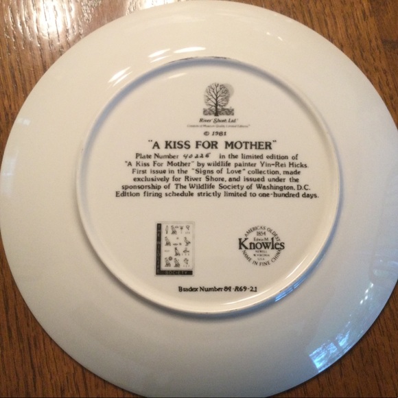 A Kiss for Mother Plate Giraffe 🦒 Collector Plate - Picture 2 of 2